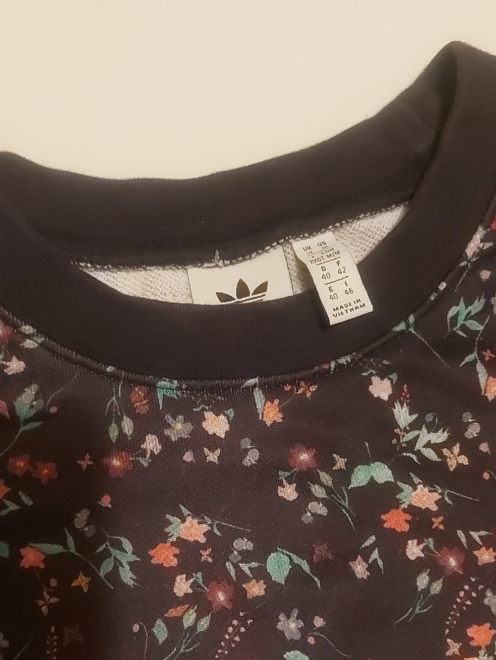 Adidas floral sweatshirt size M - Picture 4 of 5